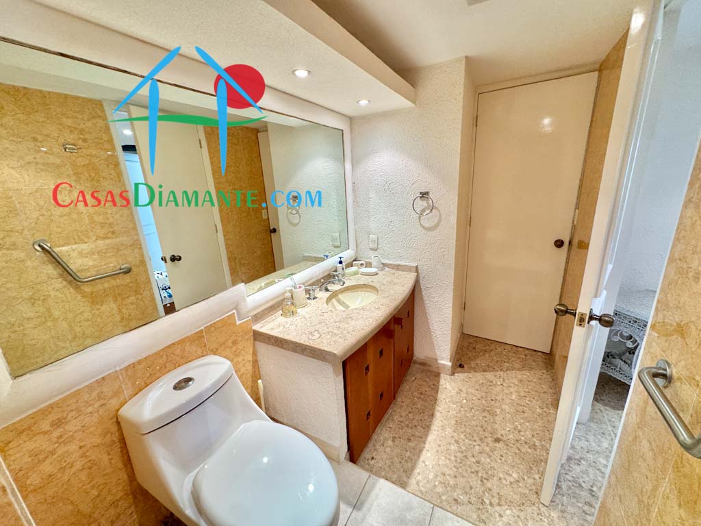 Azteca Princess 303 - Baño compartido recámaras 2 y 3 2